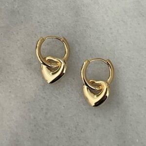 COPY - Gold Bubble Heart Charm Dangle Huggie Hoop Earrings

Brand New